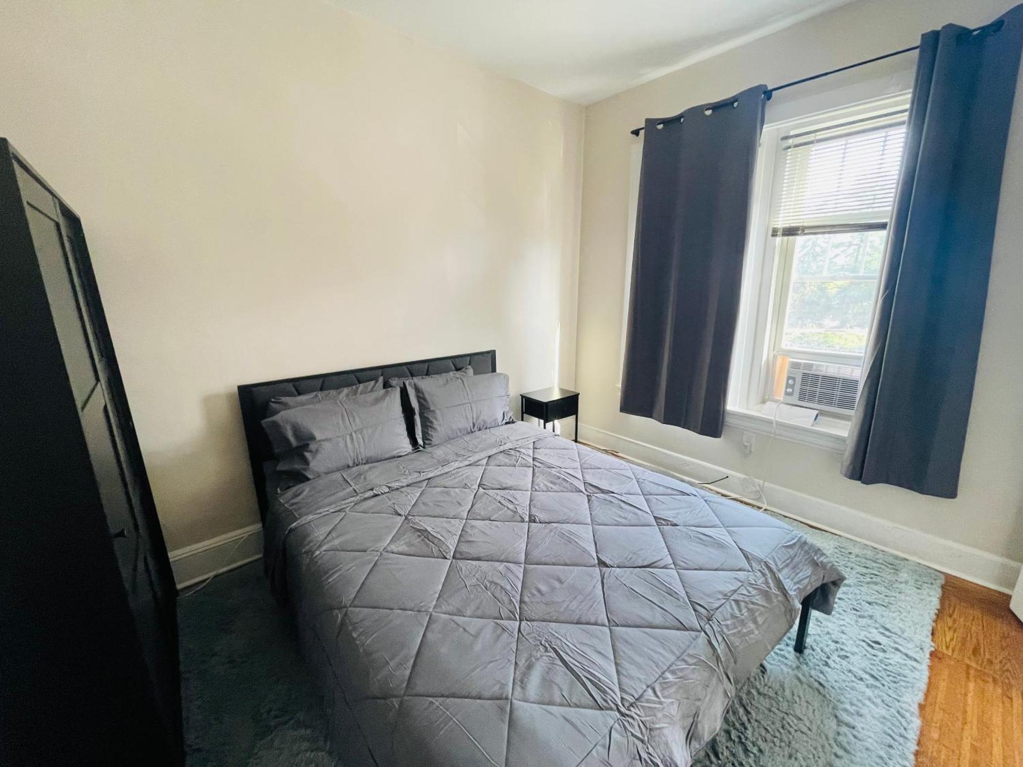 Apartment Charming 15-bedroom In Elkins Park!