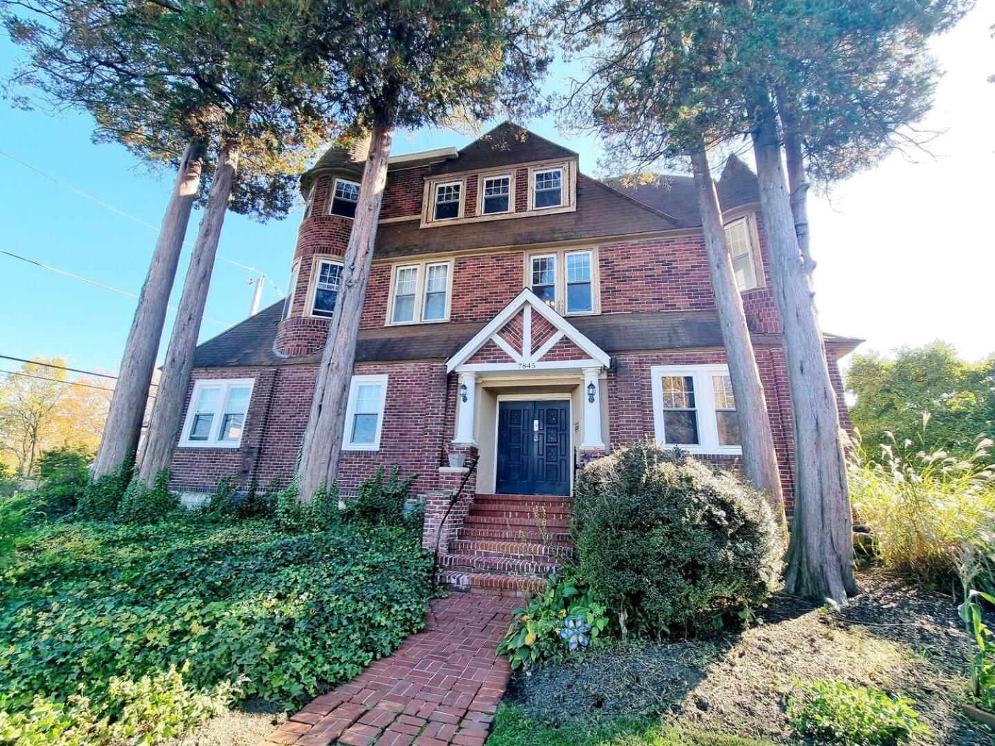 Charming 15-bedroom In Elkins Park! *