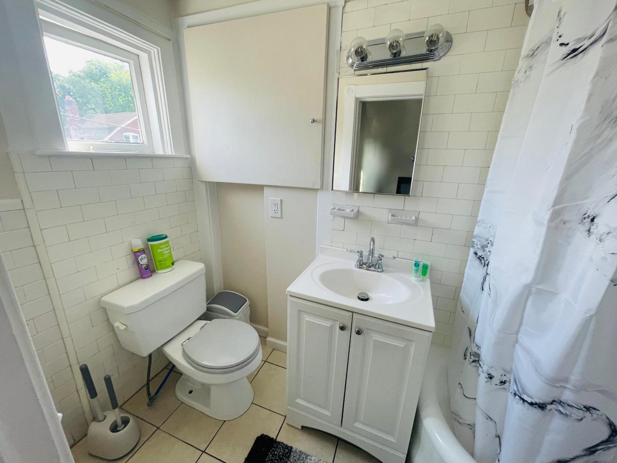 Charming 15-bedroom In Elkins Park! *