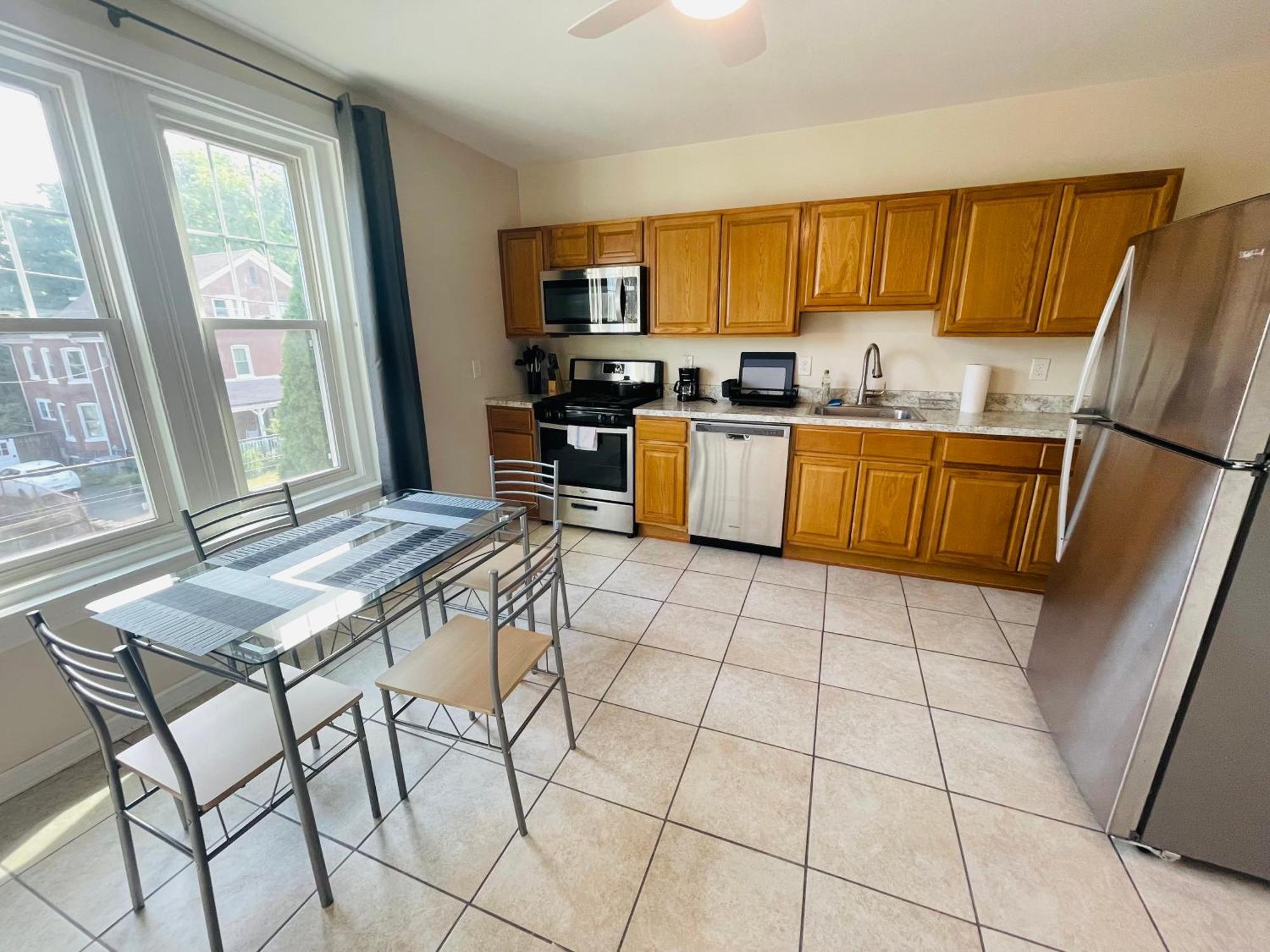 Apartment Charming 15-bedroom In Elkins Park! *